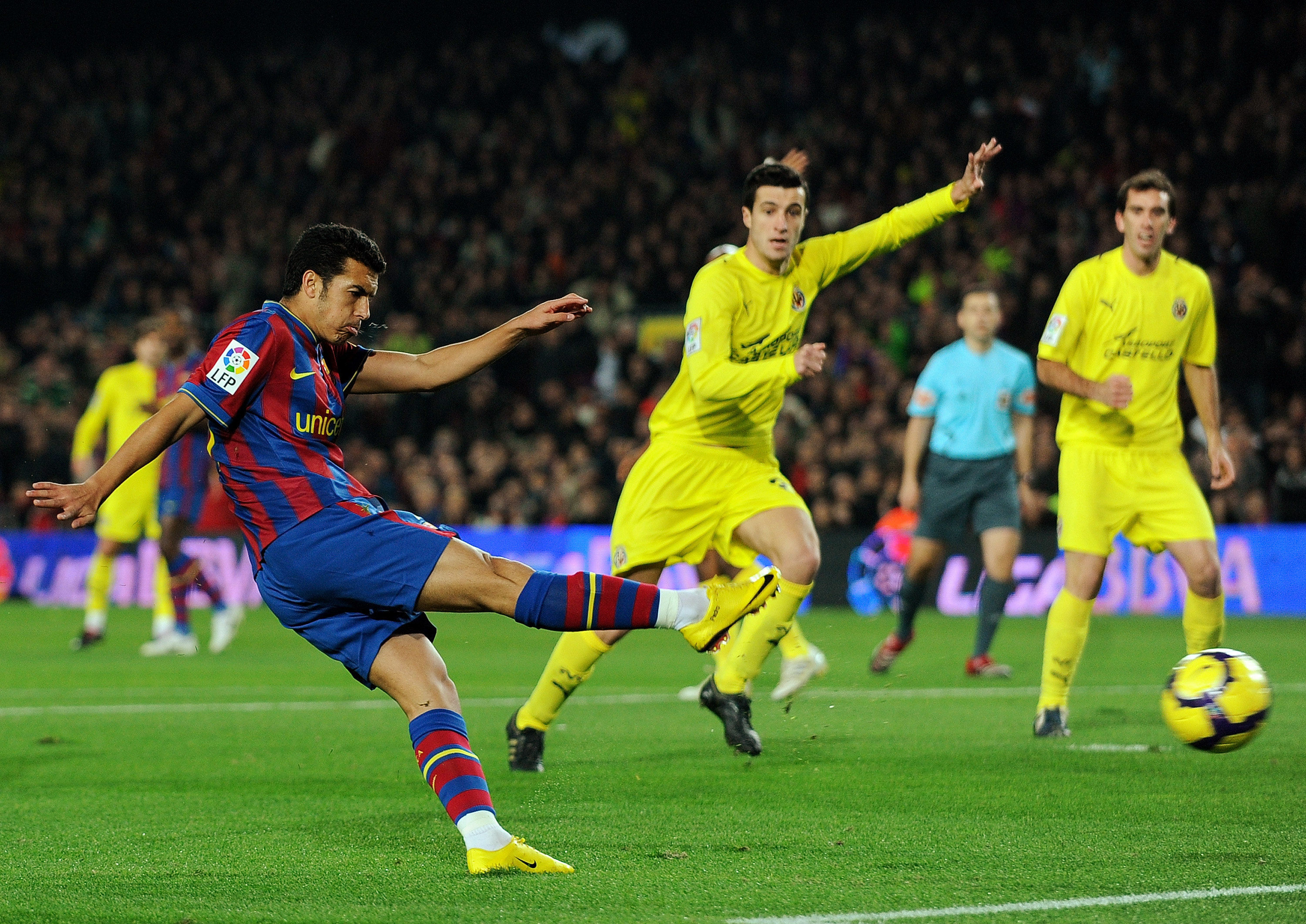 2016 小熊核心：安东尼·瑞佐在最后一个接球后，将球塞进裤兜珍藏终生