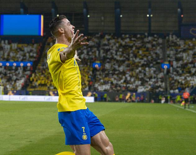 北京半场靠本土发力领先辽宁，外援状态低迷合计仅得8分（北京本土发威助半场领先辽宁，外援哑火合计仅8分）