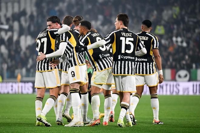 反身扣篮震撼全场