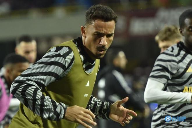 雷霆板凳深度显著，连续六场得分超50分（雷霆替补火力凶猛，已连6战砍下50+分）